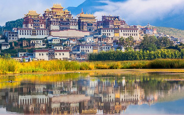 THUNG LŨNG BẤT TỬ SHANGRI-LA